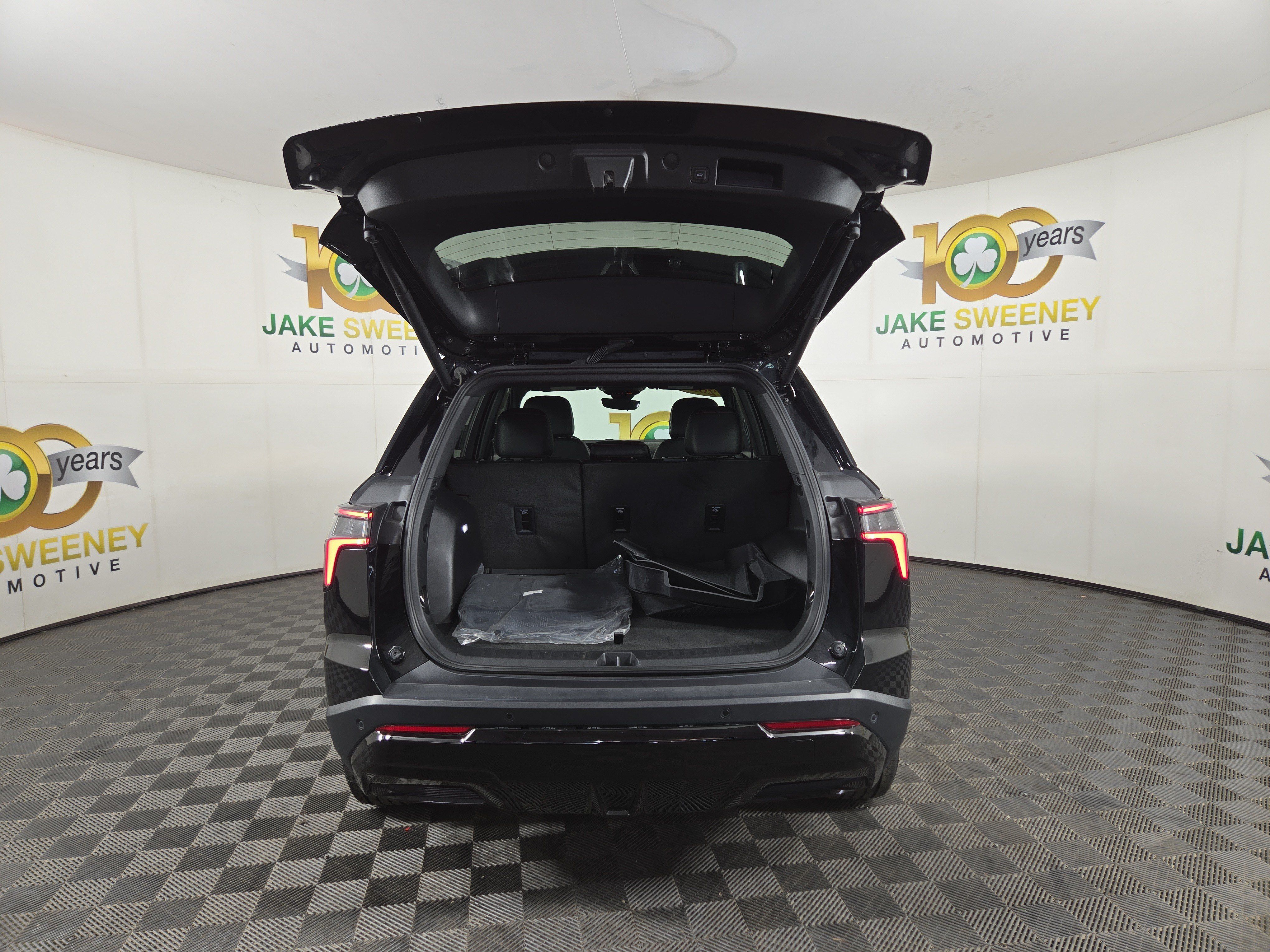 Used 2025 Chevrolet Equinox RS w/ Safety and Technology Package FWD image 32