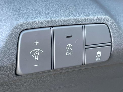 Certified 2025 Hyundai Elantra SE image 25