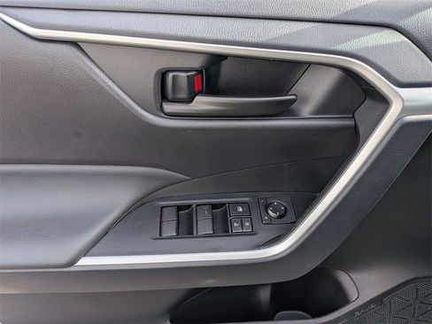 Used 2025 Toyota RAV4 LE image 11