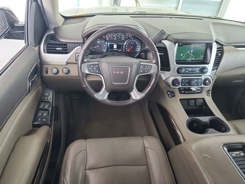 Used 2017 GMC Yukon SLT w/ Open Road Package image 10