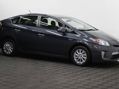 Used 2015 Toyota Prius Prime Plug-In Hybrid FWD image 1