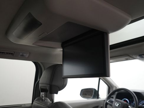 Used 2024 Toyota Sienna Limited AWD/4WD image 13