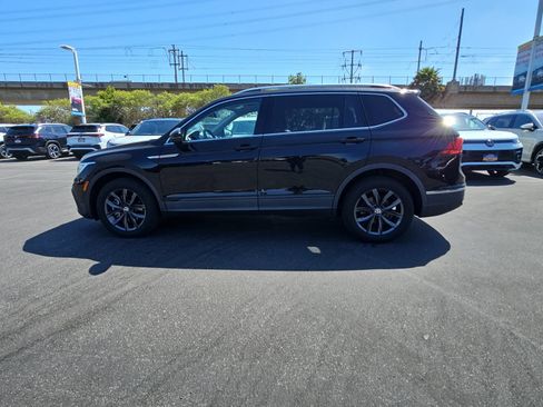 Used 2023 Volkswagen Tiguan SE w/ Panoramic Sunroof Package FWD image 8