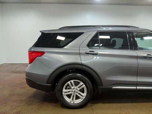 Used 2022 Ford Explorer XLT image 33