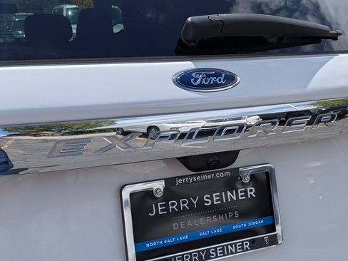 Used 2023 Ford Explorer Limited image 14