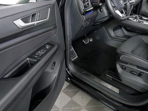 Certified 2025 Volkswagen Atlas Cross Sport SEL R-Line AWD/4WD image 10