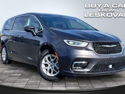 Used 2023 Chrysler Pacifica Touring-L