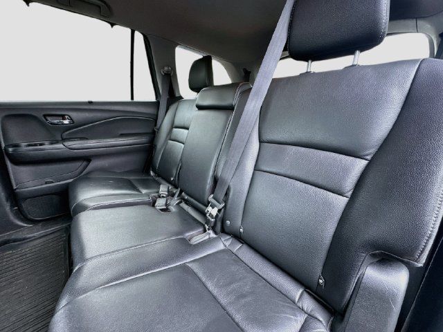 Used 2022 Honda Pilot Touring image 30