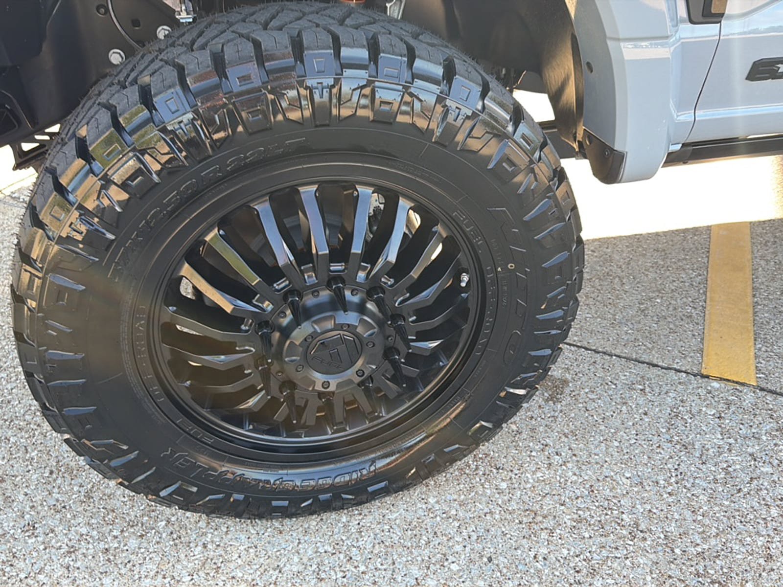 New 2026 Ford F450 Platinum w/ FX4 Off-Road Package AWD/4WD image 8