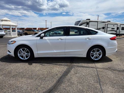 Used 2018 Ford Fusion SE w/ Fusion SE Technology Package FWD image 7