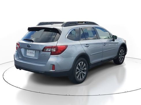Used 2015 Subaru Outback 3.6R Limited AWD/4WD image 4