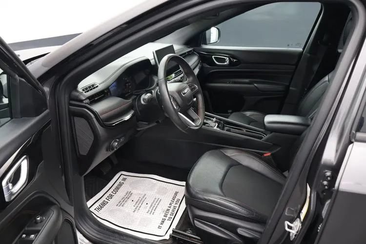 Used 2023 Jeep Compass Trailhawk AWD/4WD image 11