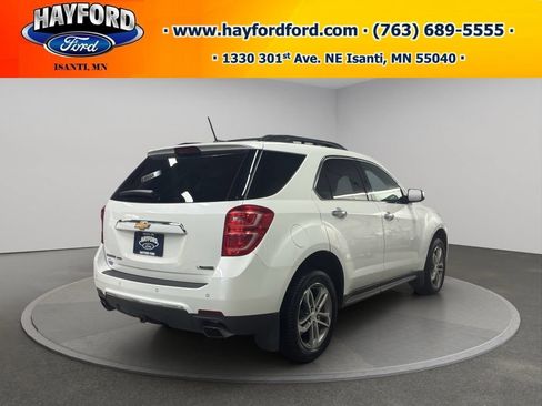 Used 2017 Chevrolet Equinox Premier w/ Enhanced Convenience Package AWD/4WD image 3