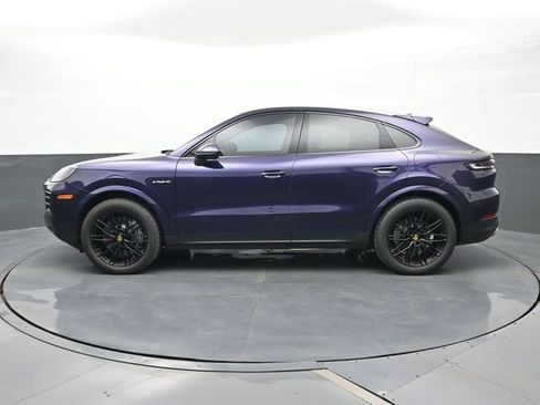 Certified 2024 Porsche Cayenne Coupe AWD/4WD image 2