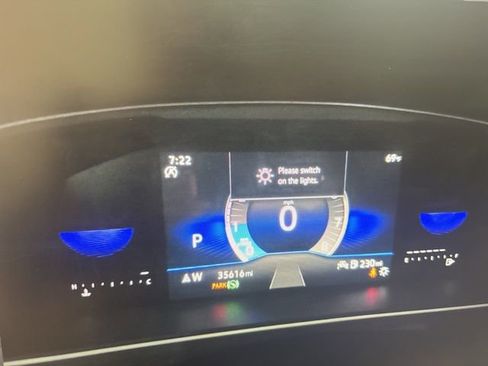 Used 2023 Volkswagen Tiguan SE image 4