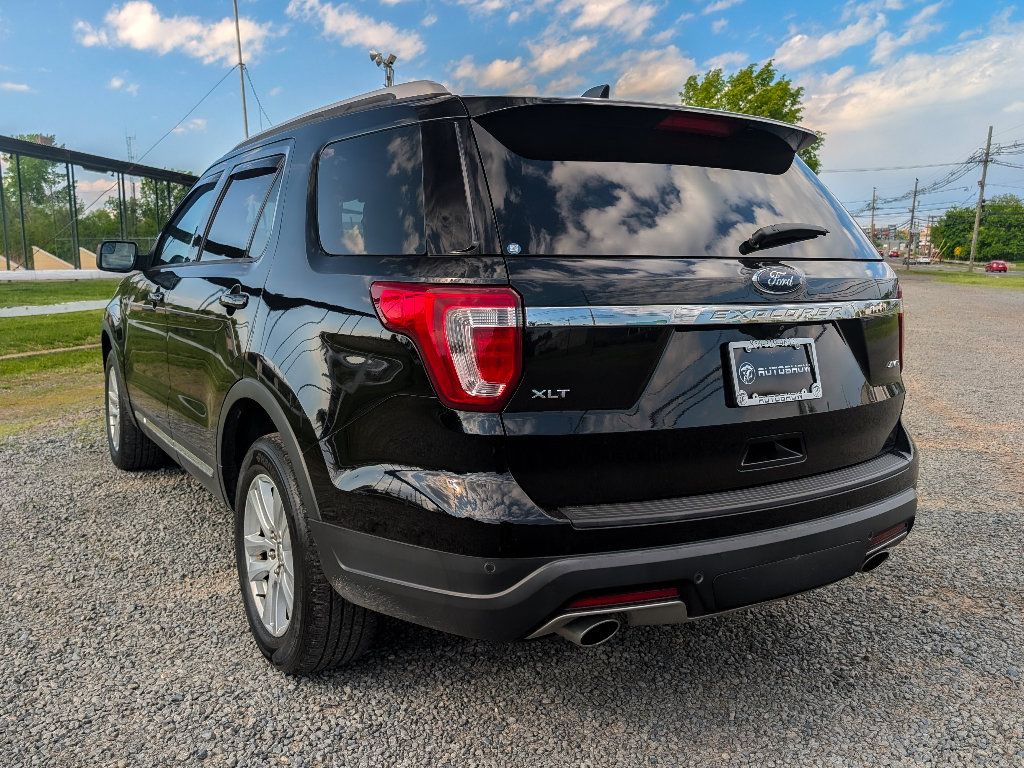 Used 2018 Ford Explorer XLT AWD/4WD image 8