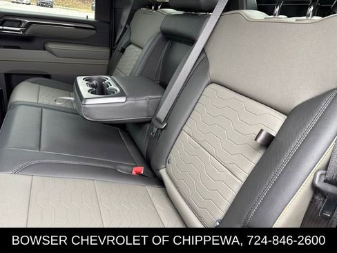 Used 2025 Chevrolet Silverado 2500 ZR2 w/ Technology Package image 10