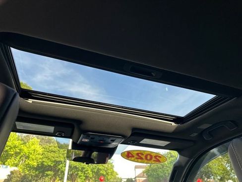 Used 2024 Toyota Tacoma TRD Off-Road w/ TRD Off Road Premium Package AWD/4WD image 12