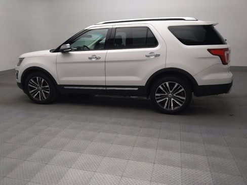 Used 2017 Ford Explorer Platinum image 3