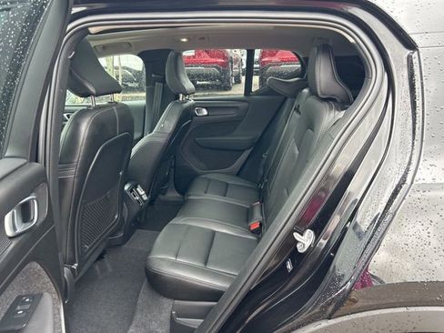 Used 2024 Volvo XC40 B5 Plus AWD/4WD image 5