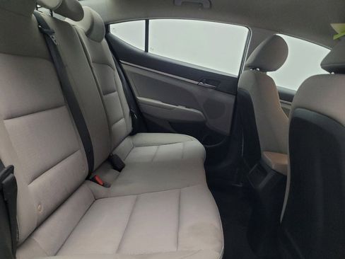 Used 2017 Hyundai Elantra SE image 19