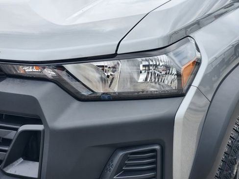 Used 2025 Chevrolet Colorado Trail Boss AWD/4WD image 9