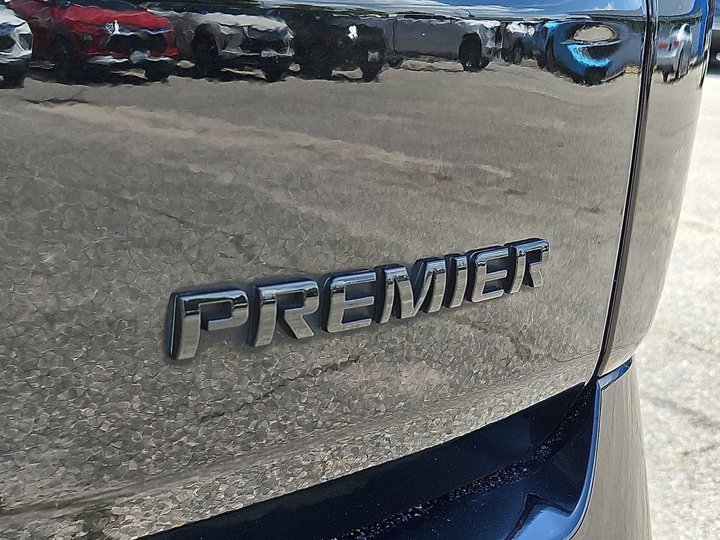 Certified 2019 Chevrolet Traverse Premier w/ LPO, Blackout Package FWD image 35