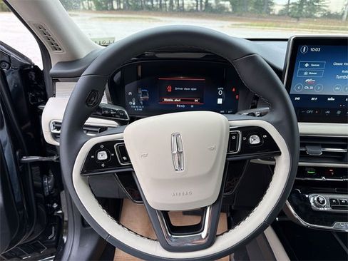 New 2026 Lincoln Corsair Premiere image 14