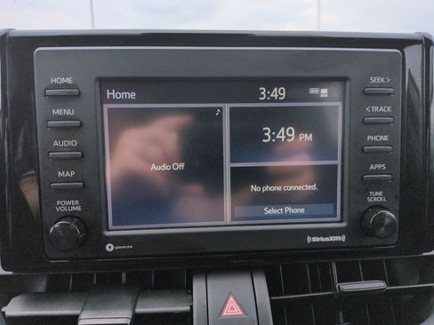 Used 2021 Toyota RAV4 LE image 19