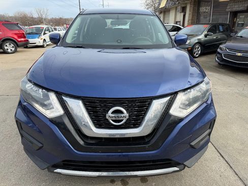 Used 2017 Nissan Rogue S image 2