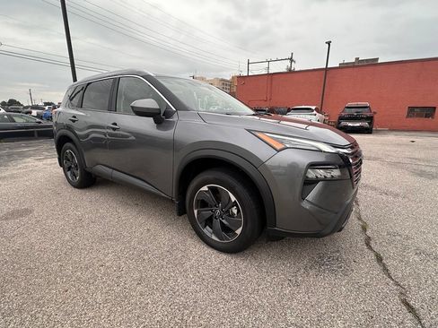 Certified 2025 Nissan Rogue SV w/ SV Premium Package FWD image 10