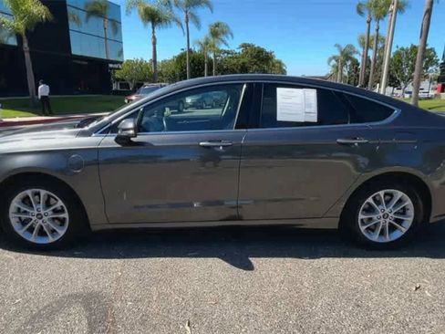 Used 2020 Ford Fusion Energi Titanium image 5