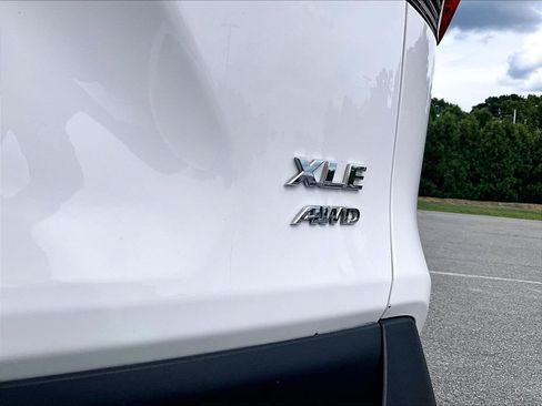 Used 2025 Toyota RAV4 XLE AWD/4WD image 29