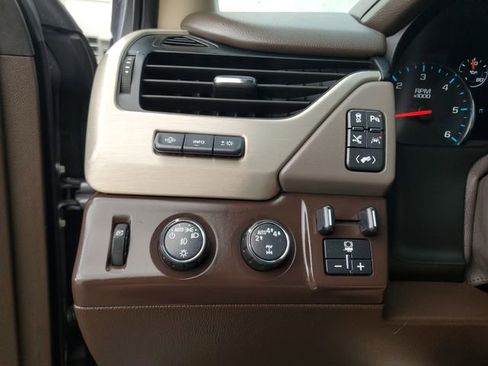 Used 2020 GMC Yukon Denali w/ Denali Ultimate Package AWD/4WD image 29