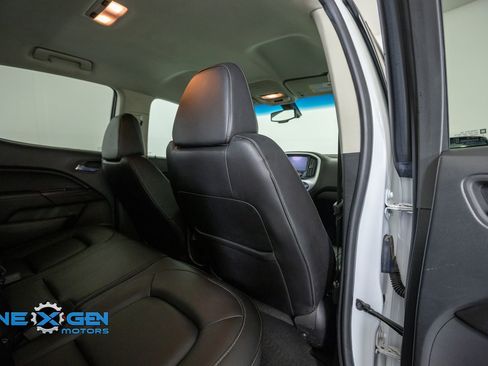Used 2022 GMC Canyon Elevation w/ Elevation Premium Package AWD/4WD image 34