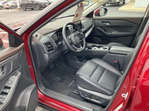 Used 2023 Nissan Rogue SV w/ SV Premium B Package AWD/4WD image 10