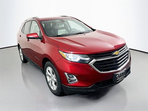 Used 2018 Chevrolet Equinox LT image 1