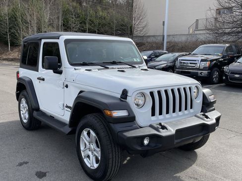 Used 2022 Jeep Wrangler Sport AWD/4WD image 7