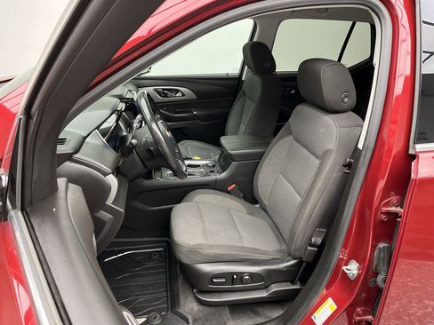 Used 2020 Chevrolet Traverse LT image 8