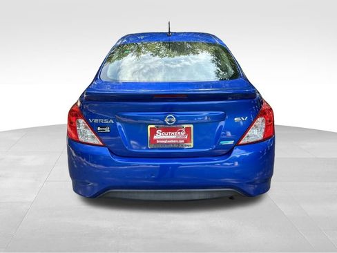 Used 2016 Nissan Versa SV FWD image 4