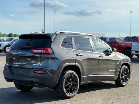 Used 2014 Jeep Cherokee Latitude w/ Cold Weather Group FWD image 38