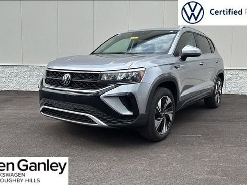 Used 2024 Volkswagen Taos SE image 3