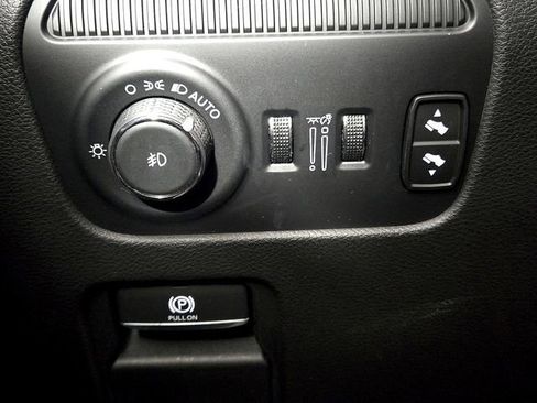 Used 2024 Jeep Wagoneer 4WD w/ Premium Group I image 25