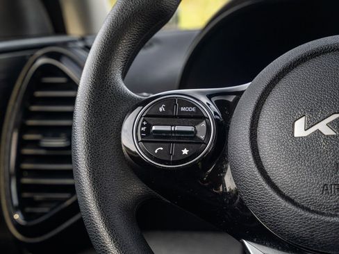 Used 2025 Kia Soul S FWD image 26