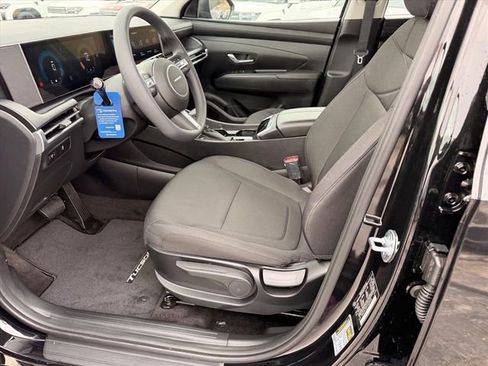 New 2026 Hyundai Tucson SE image 7
