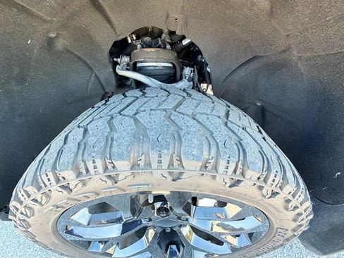 Used 2020 Chevrolet Silverado 1500 Custom w/ Custom Value Package image 39