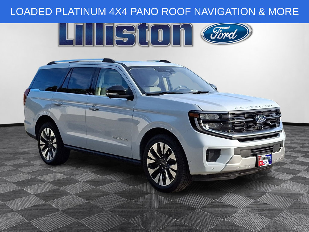 Used 2025 Ford Expedition Platinum w/ Driver's Package AWD/4WD image 3