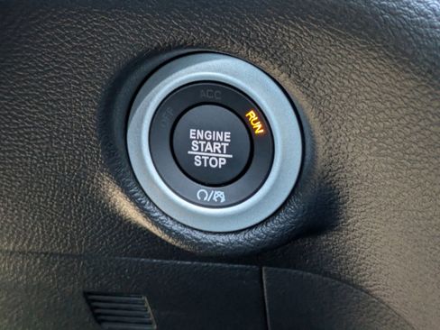 New 2026 Chrysler Voyager LX image 31