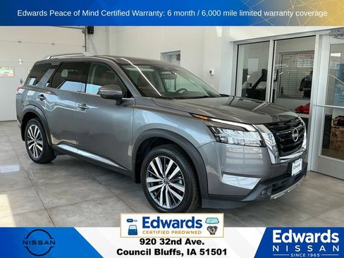 Used 2022 Nissan Pathfinder Platinum w/ Cargo Package AWD/4WD image 2