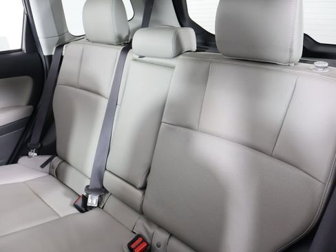 Used 2014 Subaru Forester 2.5i Limited image 17